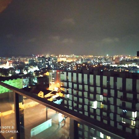 Vip Avalon City Leópolis Exterior foto